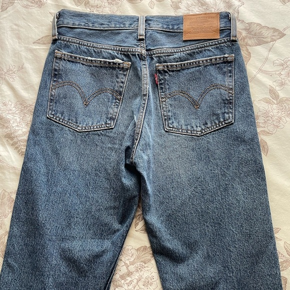 Levis Premium Wedgie Straight Jeans 25 Distressed Button Fly Raw Hem Carry Kerry - Picture 5 of 14